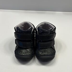 Stride Rite Shimmery Black Martin Sneaker for Walkers. Size 5.